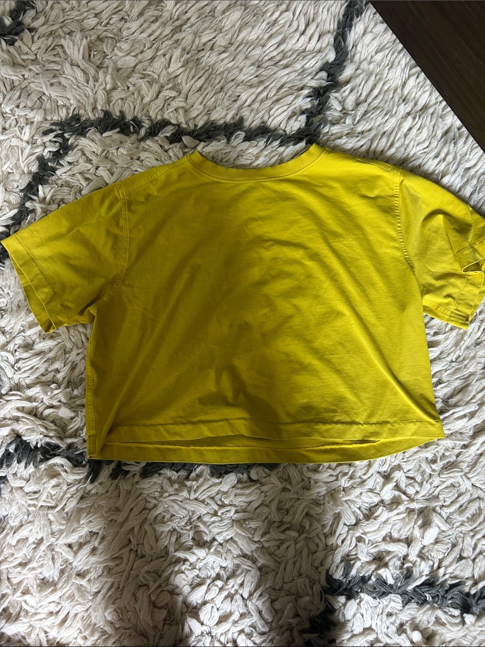 Lululemon boxy cropped tee in bright yellow